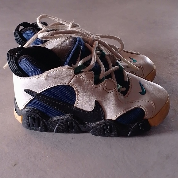 NIKE AIR BARRAGE SHOE 150247 10200 SIZE 7Y - Picture 4 of 16